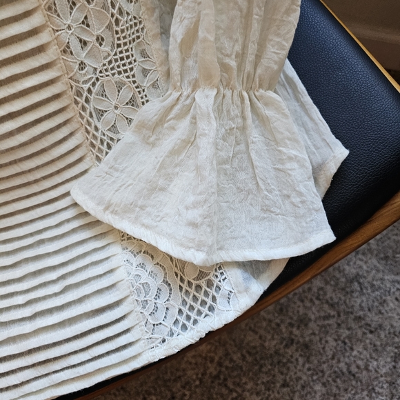 RUFFLED BLOUSE SUNDANCE CATOLOG EXCELLENT CONDITION - Picture 2 of 8